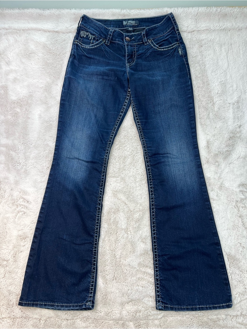 Silver Suki Bootcut Jeans Size 29x32 Dark Blue Denim Embroidered Stitching Flare